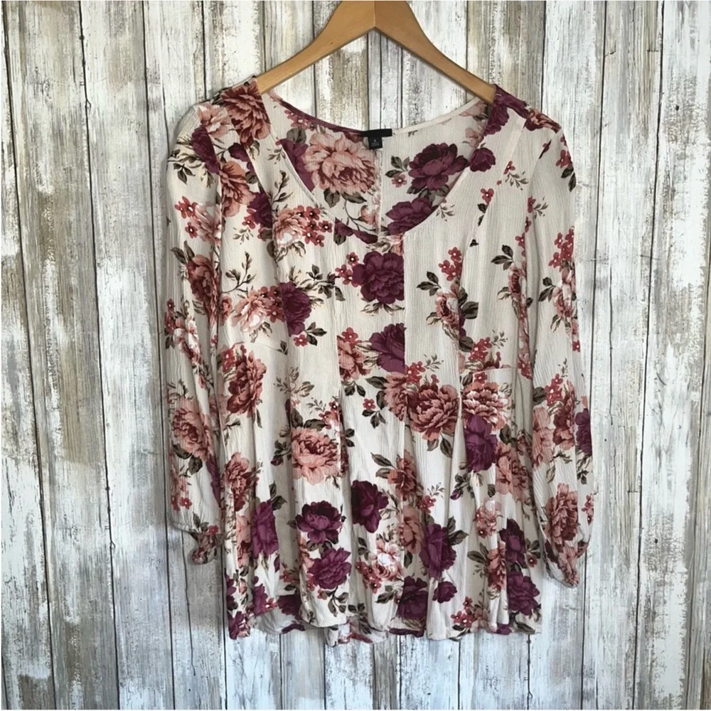 Torrid Fit & Flare Floral Crinkle Gauze Blouse Cream & Red Rayon Size 0X - Picture 2 of 6